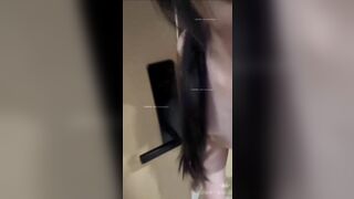 Vừa địt nhỏ em họ loli xinh ngây thơ cực phẩm vừa mở cửa phòng cho ng lạ xem