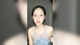 live tiktok mà như này thì cởi mẹ hết ra