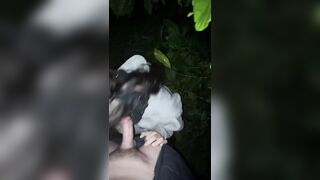 Em mới tập bú cu mà anh đã bắt ra vườn public rồi phần 1