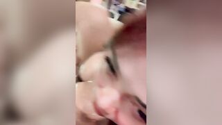 Gái xinh chubby vú to tròn lồn múp không lông khoe hàng