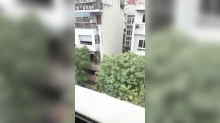 Mở của sổ ra địt nhau với em rau mông to lồn múp chỉ sợ hàng xóm thấy nứng