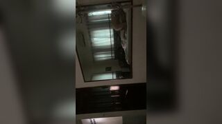 Chị đẹp u35 bị bắn hạ