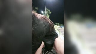 Gái xinh mình dây vú to lồn non múp ra đường ngồi thủ dâm khoe hàng
