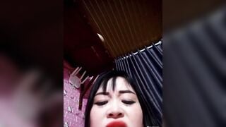 "Phim Sex hay đáng để xem": Đang thủ dâm thì bị Ck ký đầu