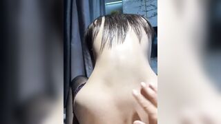 em vợ rất hợp tác, sau đó chị cả còn giúp cổ vũ thêm dầu.