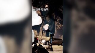 tôi lôi đồng nghiệp nữ ra dưới ánh đèn đường để công khai sỉ nhục liếm chân!