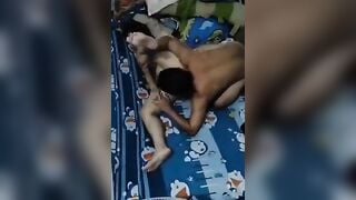 Đang bú lồn bà chị họ mà chồng chị cứ gọi về nhà ăn cơm.
