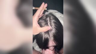 " Đừng nhấn đầu em nữa - sâu đến tận cổ họng em rồi"