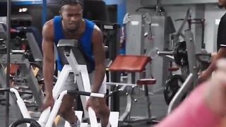 Đi tập gym địt em Tây mông to lồn múp dâm thèm cặc to