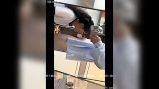 Em trai, chị họ vú bự chịch trước gương