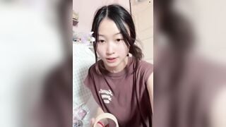 Con bạn thân lộ vú to tròn hồng hào đẹp vkl