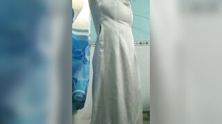Học sinh 2k10 cởi bỏ chiếc áo dài