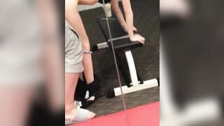 Đi tập gym bị trai *** trong phòng gym