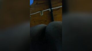 Bộ mẹ không bú cu với dọn wc cho dượng hả