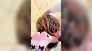 Mới xăm quả pull mông giúp chị gái thằng em họ được trả công sờ lồn tuỳ thích.