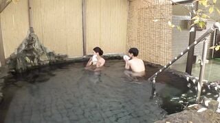 Con chồng bị rối loạn thấy gái là cửng chim, mẹ kế đành lấy lồn mình ra thỏa mãn con