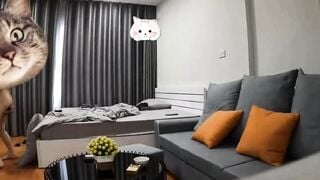 Xuất tinh dầy bím em học sinh đến mức chảy ra ngoài ghế phần 1