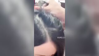 Vụng trộm chị thư kí chui xuống gầm bàn để thổi kèn cho trưởng phòng phần 1