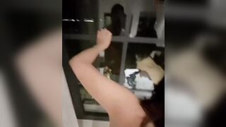 Đang đụ với anh họ sướng thì bố mẹ chợt về