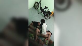 “Ê địt từ từ thui có ai đang quay kìa thằng ngu”