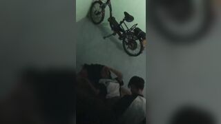 “Ê địt từ từ thui có ai đang quay kìa thằng ngu”