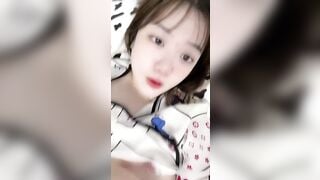 Em gái miền tây ngọt nước thủ dâm