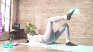 Mẹ bỉm sữa đi tập yoga thì bị huấn luyện viên địt