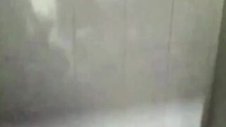 Móc lồn em cho ra nước rồi địt mới sướng (Full Clip + Pic) phần 1