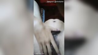E học sinh rậm lông tập tành thủ dâm