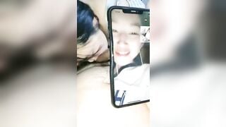 Đụ cô người yêu học sinh 17 tuổi anh chàng còn call sex cho bạn thân khác giới xem.