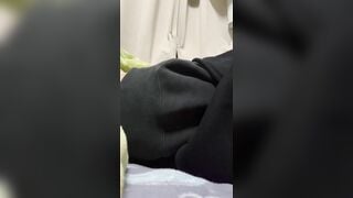 Ngứa cặc khi thấy con em họ lén móc lồn bên cạnh mình