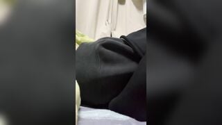 Ngứa cặc khi thấy con em họ lén móc lồn bên cạnh mình