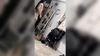 Doggy em gái múp rụp sau đó xuất tinh đầy lưng em phần 1