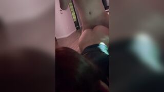 Được thằng bạn dắt đi chơi gái