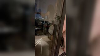 Được thằng bạn dắt đi chơi gái