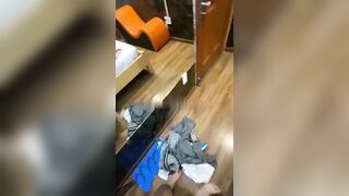 Canh đến gần ngày đèn đỏ đè đụ nhỏ em vợ đang nứng