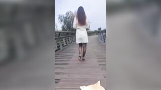 Em ghệ biến thái thích thả rông thủ dâm ngoài đường