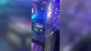 Quay lén anhzai cân 2 em ktv trong karaoke