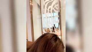 Em thích được bú cu trước gương