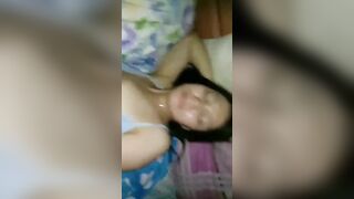 Tối đè ra vợ địt trông em nó phê ra cả mặt