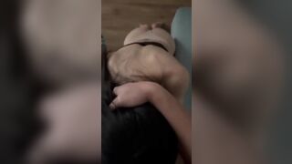 Thay đồ mà quên đóng cửa để anh rể vào địt đến bắn tinh