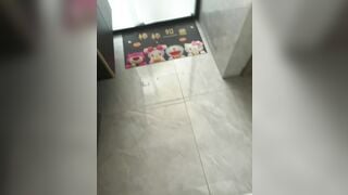 Anh chồng gạ em vợ dâm nứng lồn khi vợ đi làm , bóp vú sờ lồn dâm đãng