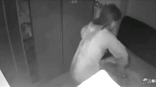 Lắp cam phát hiện bí mật của bố chồng nàng dâu