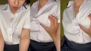 Em gái Singapore cưỡi trên người bạn trai và quan hệ tình dục