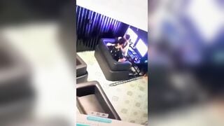 Cặp đôi rủ nhau chịch ngoài quán nét