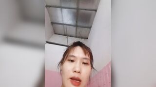 Em gái xăm trổ live móc lồn chảy nước