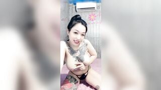 Phòng live show hàng của #BéGiao vú bự,trần truồng v r còn che đầu ti làm gì nhỉ #4