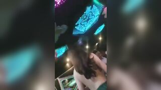 *** mạnh bạo các em nhân viên quán karaoke