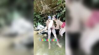 Em gái đu suối chơi bị người lạ *** P2
