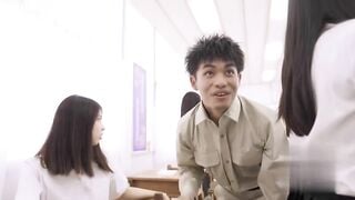 *** Nữ Sinh Trong Lớp Học Bị Điểm Huyệt 2
